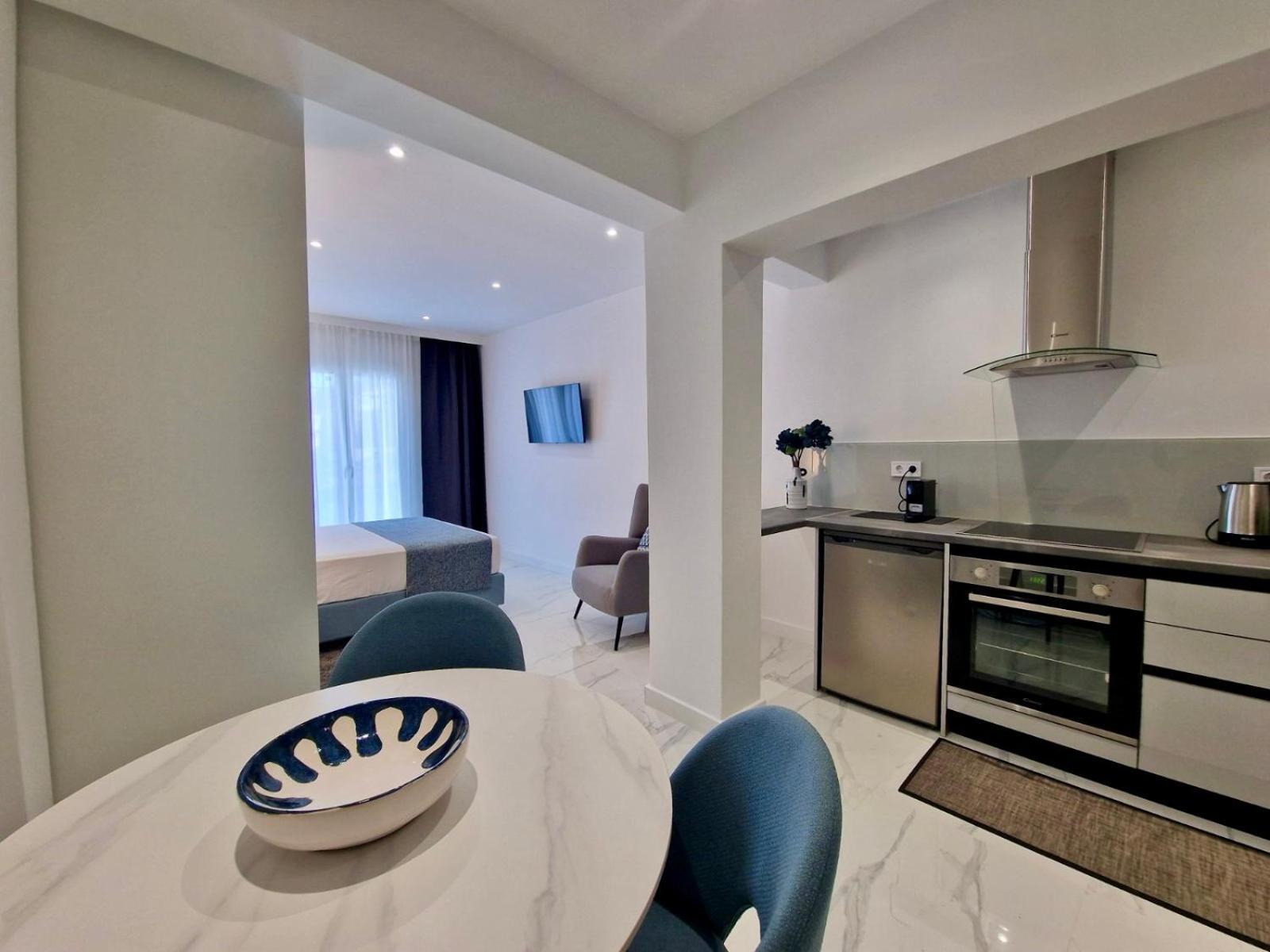 Kassiopi Piazza Suites ภายนอก รูปภาพ