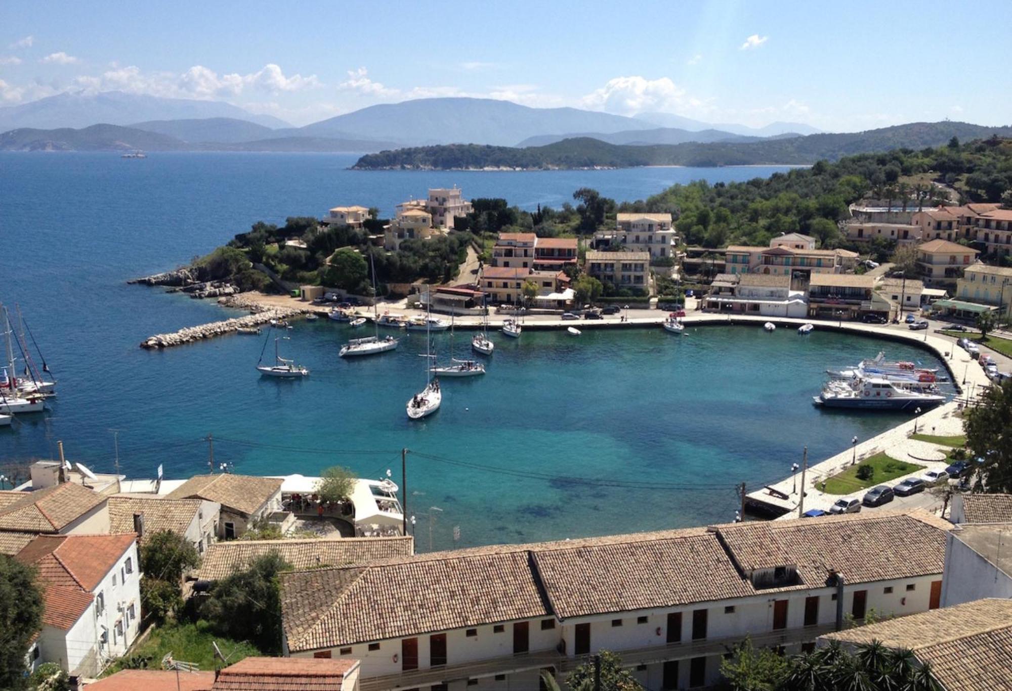 Kassiopi Piazza Suites ภายนอก รูปภาพ